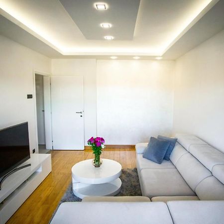 Apartman Simic - Stan Na Dan Bogatic Exterior photo